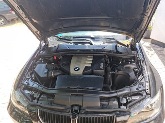 BMW E90 320d 2009 - 13