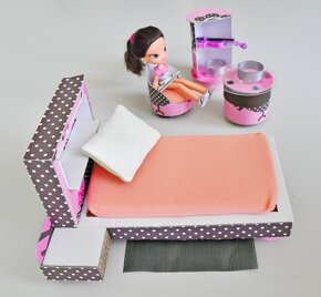 Nábytek pro panenky BRATZ i BARBIE – Dětský pokoj - 13