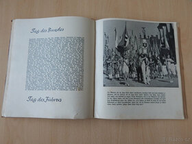 Breslau 1938, Adolf Hitler, Heinrich Hoffmann - 13