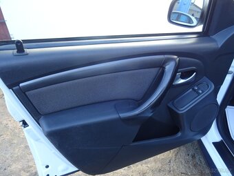 Dacia Duster 1.6i,84kW,1majČR,S.kni,klima - 13