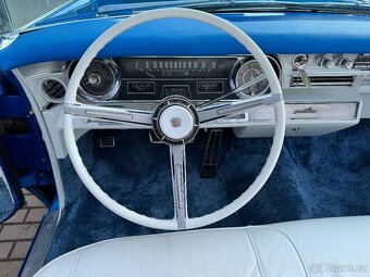 Cadillac DeVille Convertible 1965 - 13