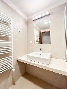Pronájem bytu 2+kk 65 m²
 Praha -7 - 13