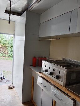 Prodám pojízdnou prodejnu. - 13