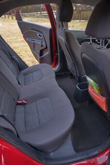Kia Rio 1.25, 62 kW, benzín - 13