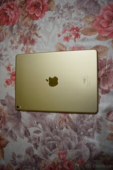 Apple iPad Pro 9.7-inch - A1673, (Wi-Fi Only), 256GB, (10) - 13