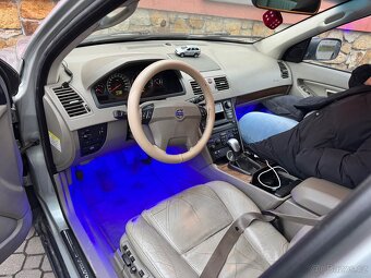 Volvo XC90 2.4D5 Diesel 120kw,AWD,Manuál,STK:7/2027,4X4 - 13