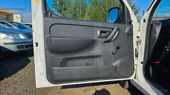 Peugeot Partner 1.4i, r.v. 2006, po STK do 3/2027 - 13