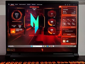Nepoužitý herní Nitro v16,R5-8645hs,DDR5,RTX-6gb-Mux,ZÁRUKA - 13