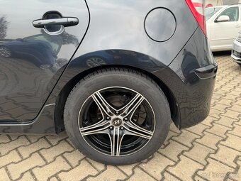 Hyundai i30 1,6 66 KW CRDI 16V - 13