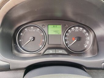 Škoda Fabia kombi 1.2tsi 77kw DSG 10/2012 Family AČ - 13