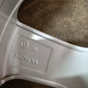 ALU kola Volkswagen Golf VII +letní pneu 225/45/17 - 13