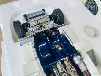 Prodám modely aut v měřítku 1:18 2 - 13