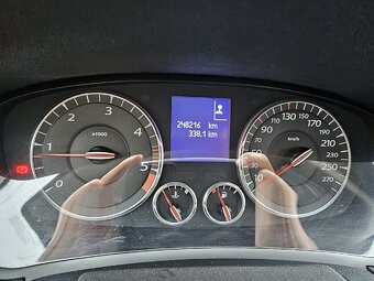 Renault Laguna coupé 2.0dci 110kW 2010 - 13