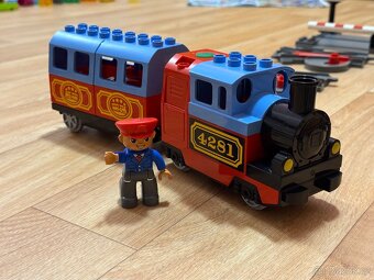 Lego Duplo kompletní železnice, koleje, vagón, lokomotiva,.. - 13