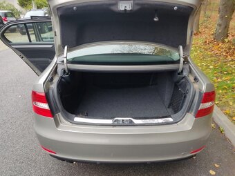ŠKODA SUPERB 2.0 TDI DSG Ambition 2015 - 13