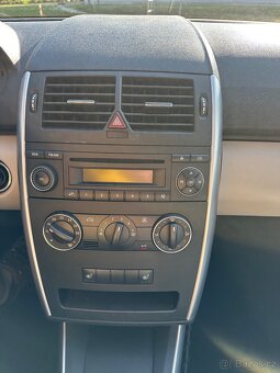 Mercedes-Benz A150, rok 2009, benzín, automat 1.5 benzín - 13