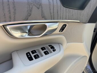 Prodám Volvo XC90 B5 AWD PLUS Bright 7míst - 13