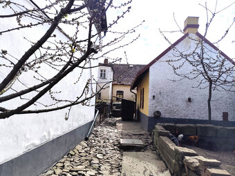 prodej 1/2 Domu + velká zahrada a garáž  k tomu. - 13