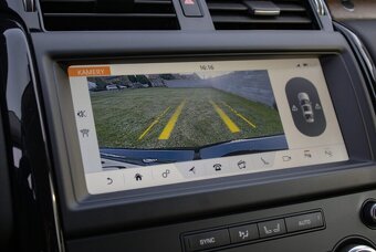 Land Rover Discovery 3.0 SDV6 SE - 13