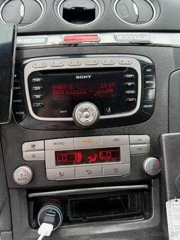 Ford S-MAX 2.0 TDCi 103 kW, 7 míst, výborný stav - 13