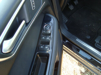 Ford Galaxy 2.0 TDCi, 1.majitel, pouze 107.800km,7 míst - 13