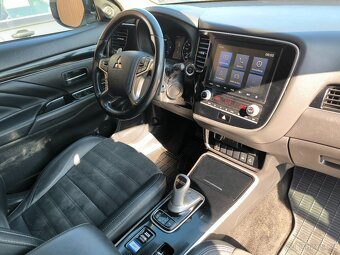 Mitsubishi Outlander 2.4 PLUG-IN HYBRID 4WD Basis Spirit2020 - 13