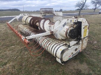 Řezačka New Holland FX 48 - 13