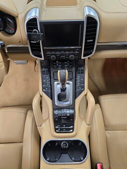 Porsche Cayenne Turbo 958 (92A) 4.8 V8 Biturbo | 368 kW - 13