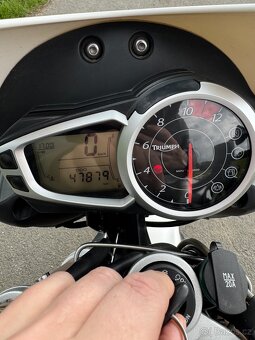 Triumph speed triple 1050 - 13