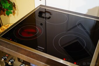 Siemens nerezový vestavný sporák HE73BD531, vyjížděcí dveře - 13