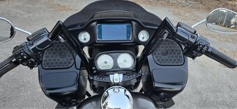 Harley Davidson Road Glide 2020 - 13