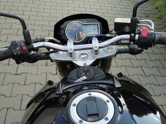SUZUKI GSR750 - 13