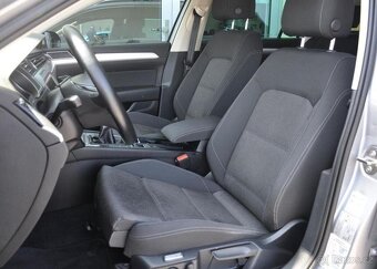 Volkswagen Passat 2.0TDi COMFORTLINE NAVI ČR 1M - 13
