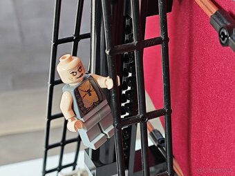 Lego 4195 - Queen Anne's Revenge - 13