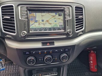 Volkswagen SHARAN 2,0TDI NAVIGACE TAŽNÉ 7MÍST - 13