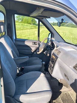 Ford Tourneo Connect 230L r.v. 11/2006 - 13