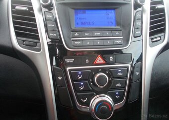 Hyundai i30 1,6 88KW koup ČR 74 000 KM benzín manuál 88 kw - 13