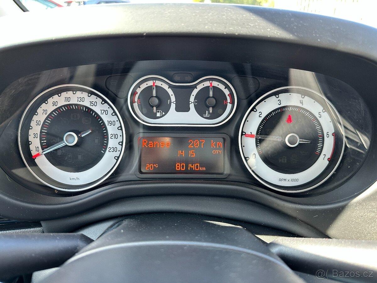 Fiat 500L 1.4i 70kW NAJETO JEN 80TIS.KM PLATNÁ STK - 14