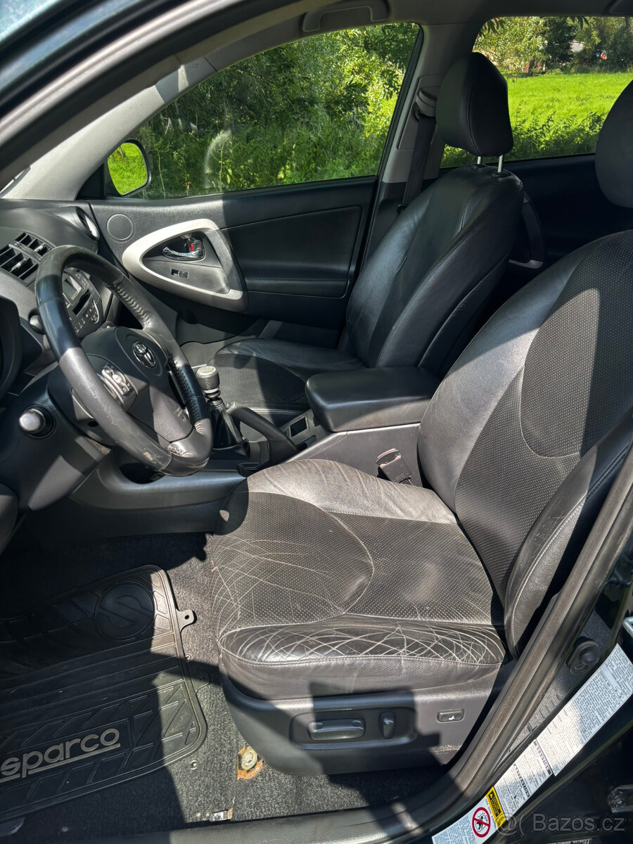 Toyota Rav4 2.2D-CAT 130kW, 4x4, SUV, Manual, Klima, Tažné - 14