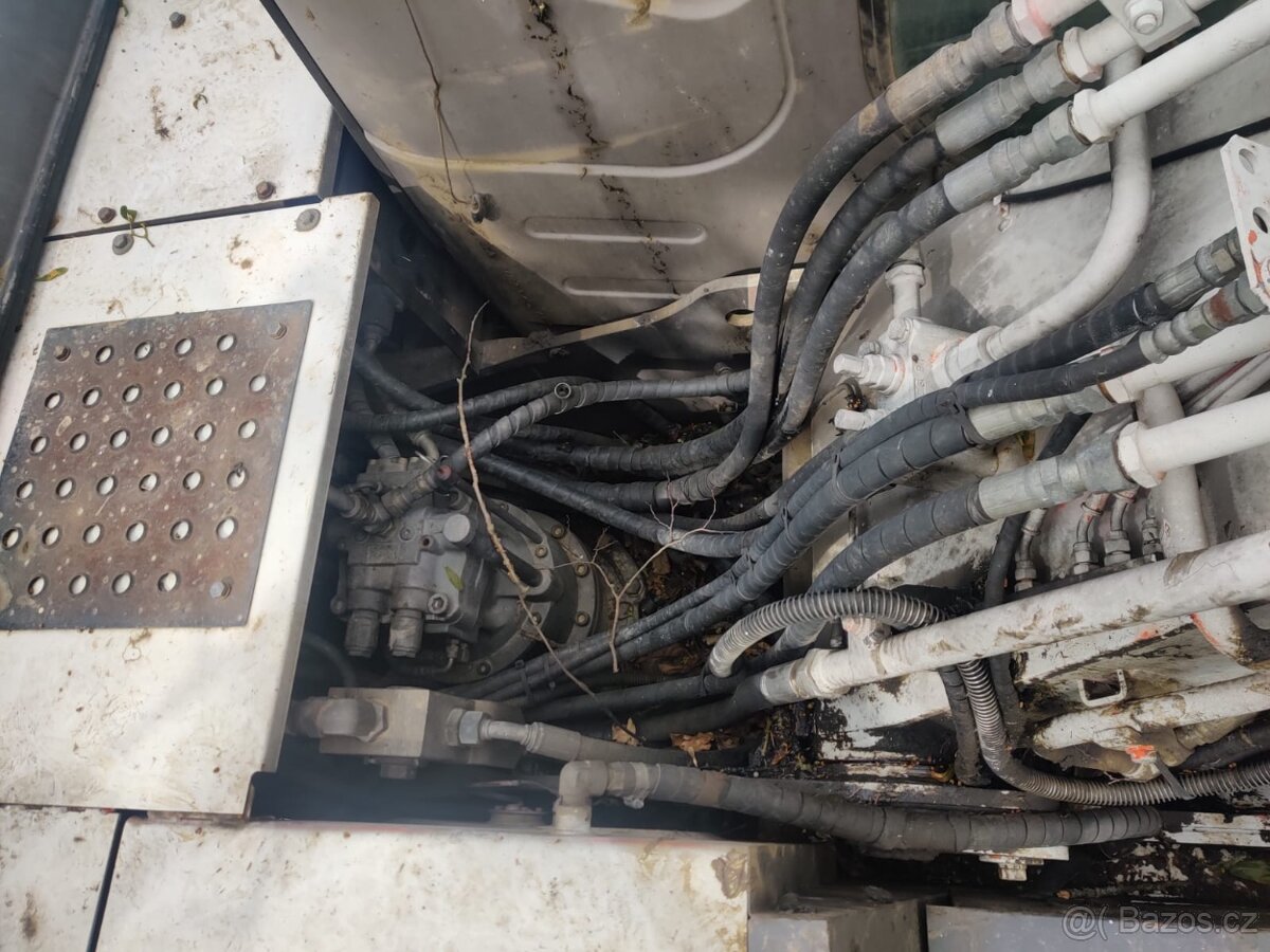 Kolový otočný bagr HITACHI ZX 160W - 14