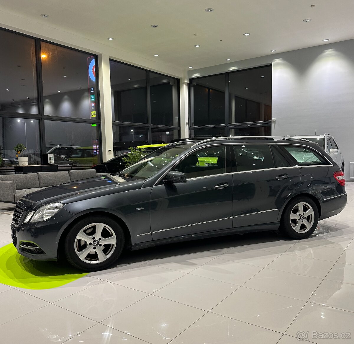 Mercedes-Benz Třídy E, 2.2 Diesel 6-MT Ojeté, 8/2010, 305 2 - 14