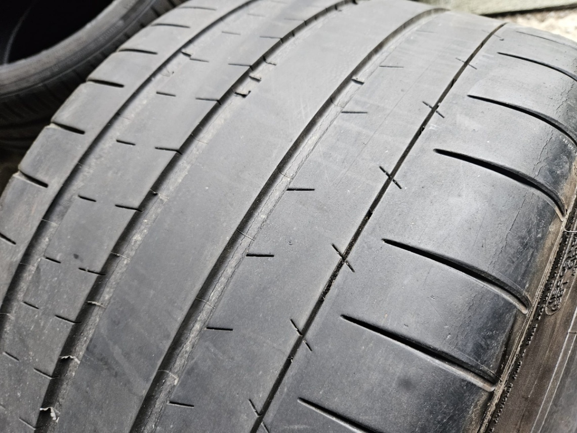 295/30R20 - 14