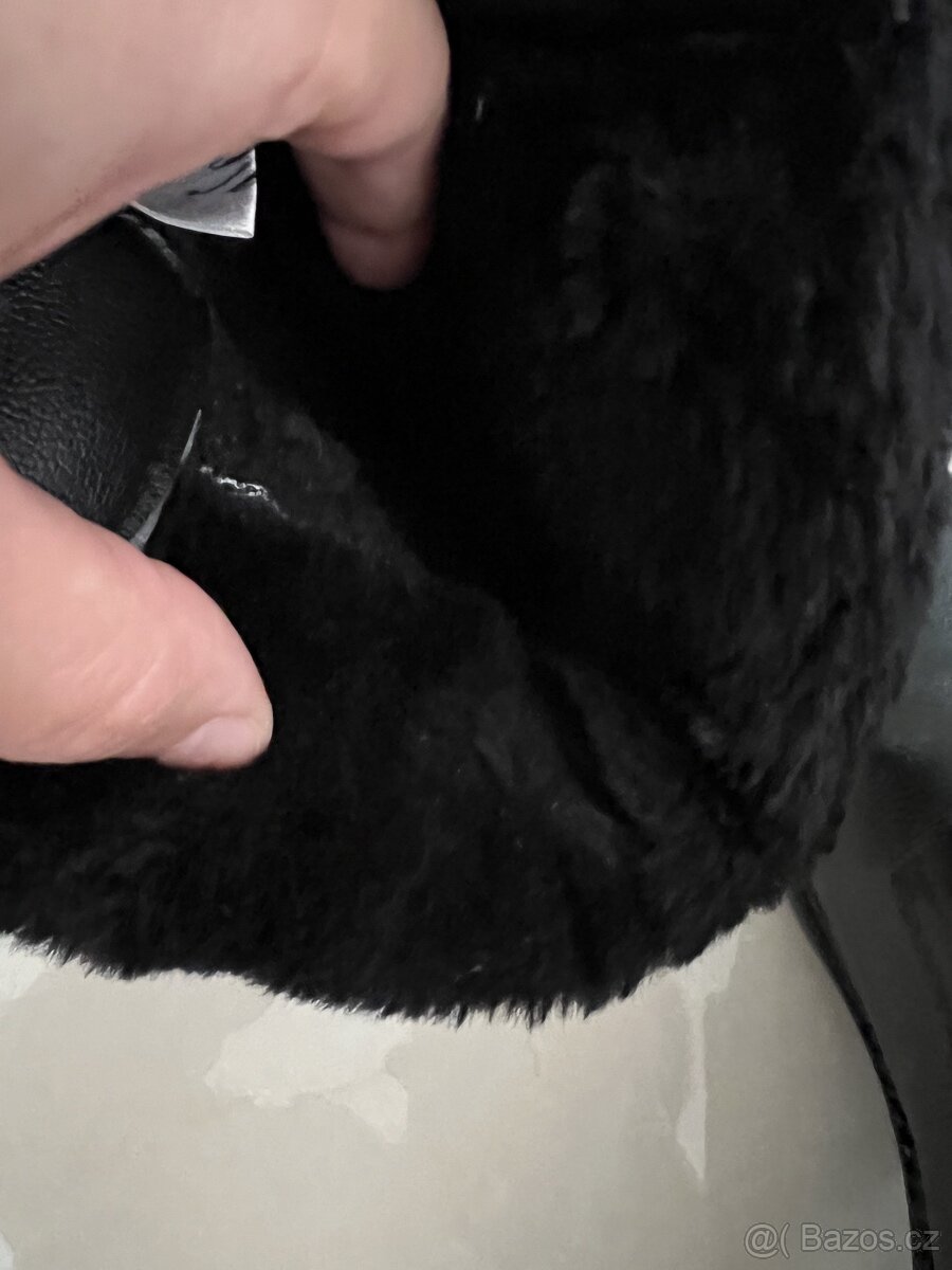 Dámské kotníkové boty s kožíškem – vel. 37 - 14