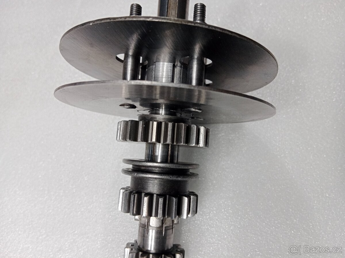 ČZ PŘEDVÁLEČNÁ 175 250 500 STŘED SPOJKY ORIGINÁL - 14