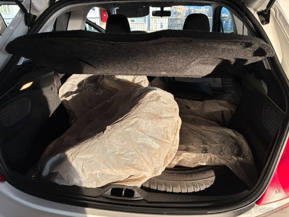 Peugeot 208 - max výbava - 14