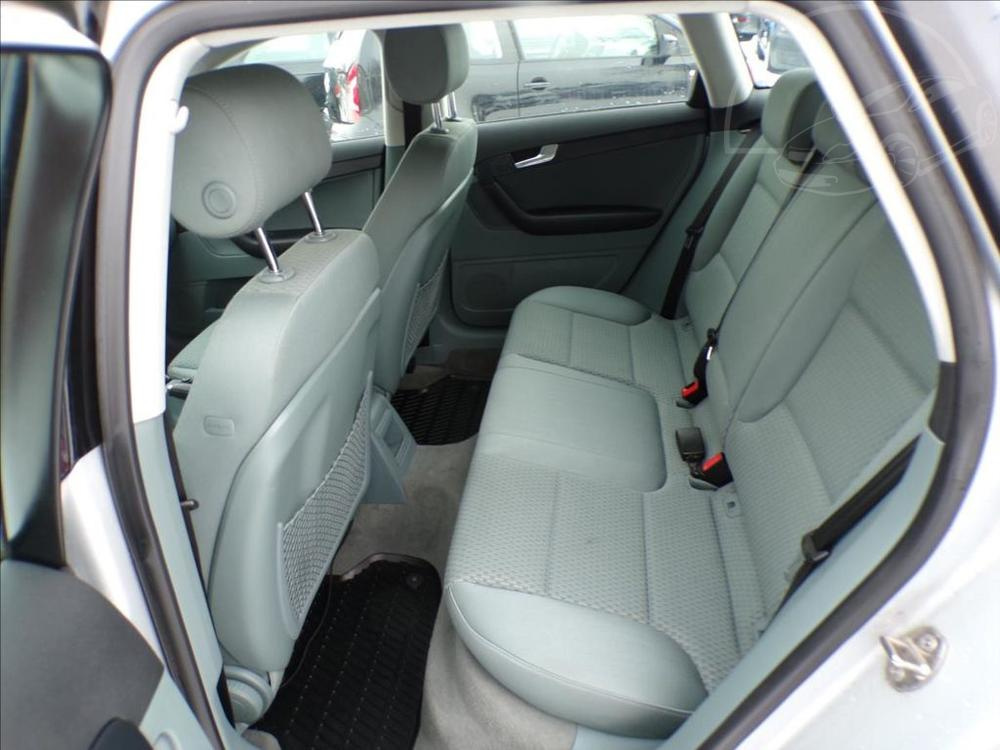 Audi A3 1,6 TDI SPORTBACK,XENONY - 14