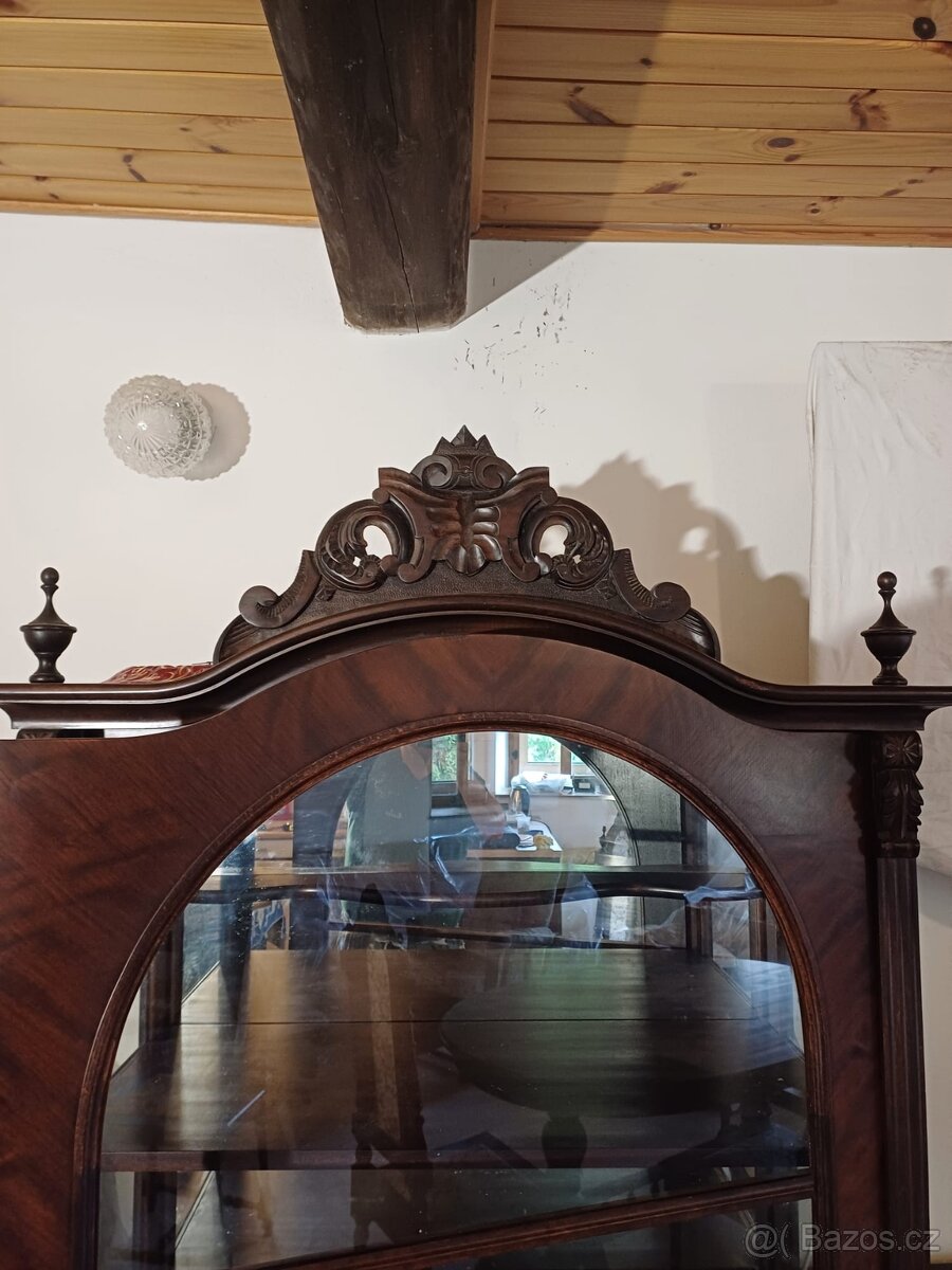 Komody a vytríny - 14