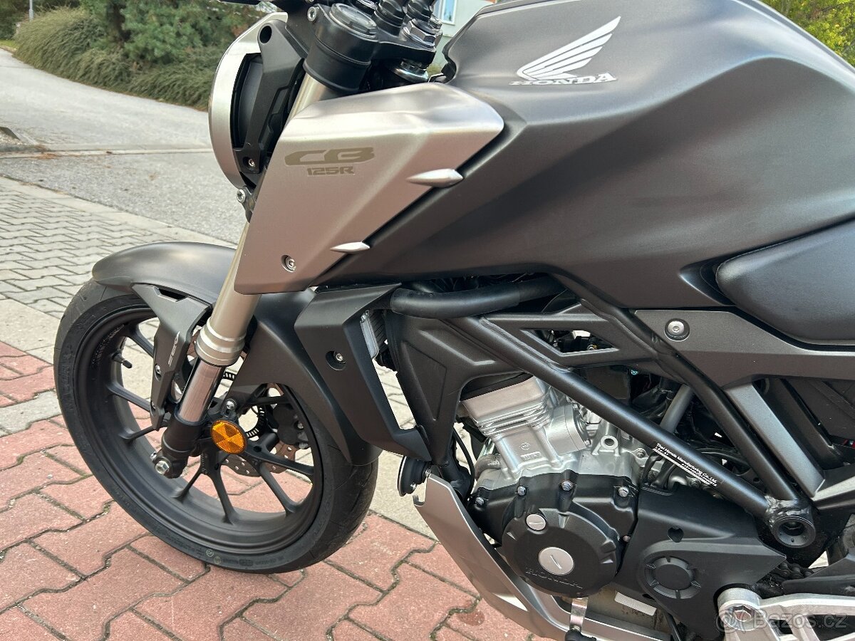 Honda CB 125 R 2021 - 14