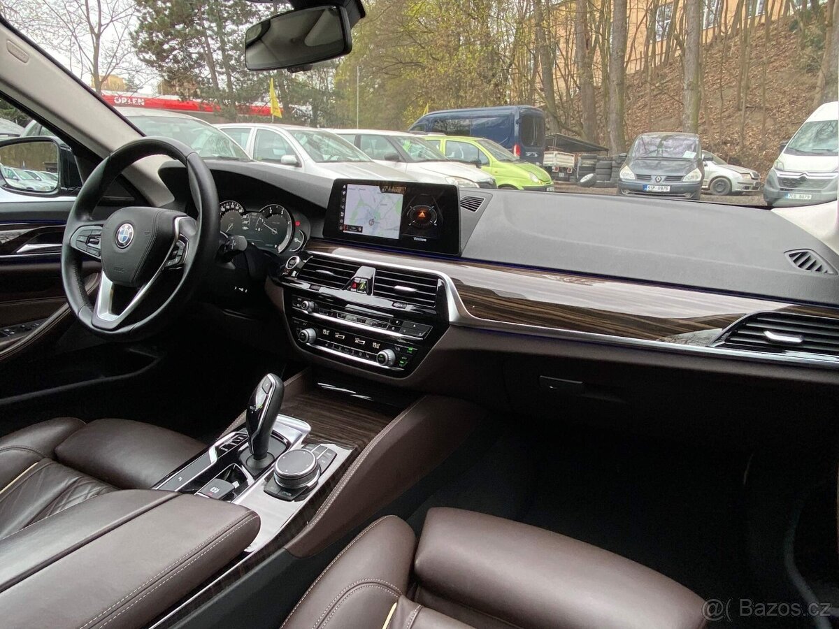 BMW 520d xDrive Touring LuxuryLine 2018 122tkm 4x4 klima ČR - 14