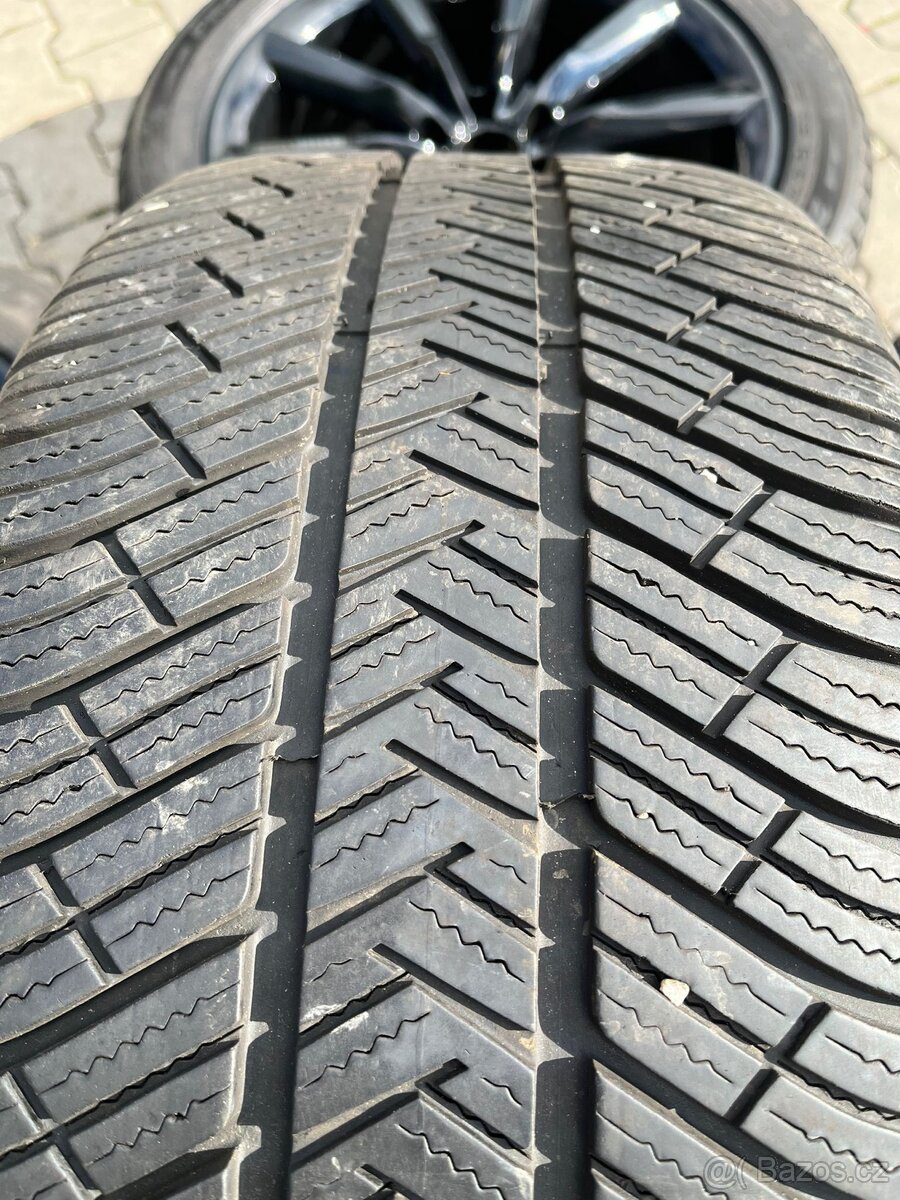 Audi A6 Allroad kola 19" zimní 255/45/19 - 14